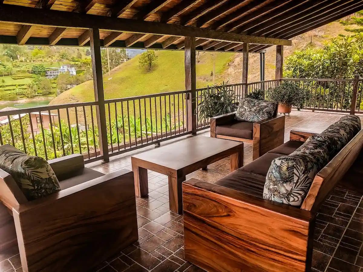 Complete rustic kitchen - Sala de estar con vista panorámica en Finca Conejo Blanco